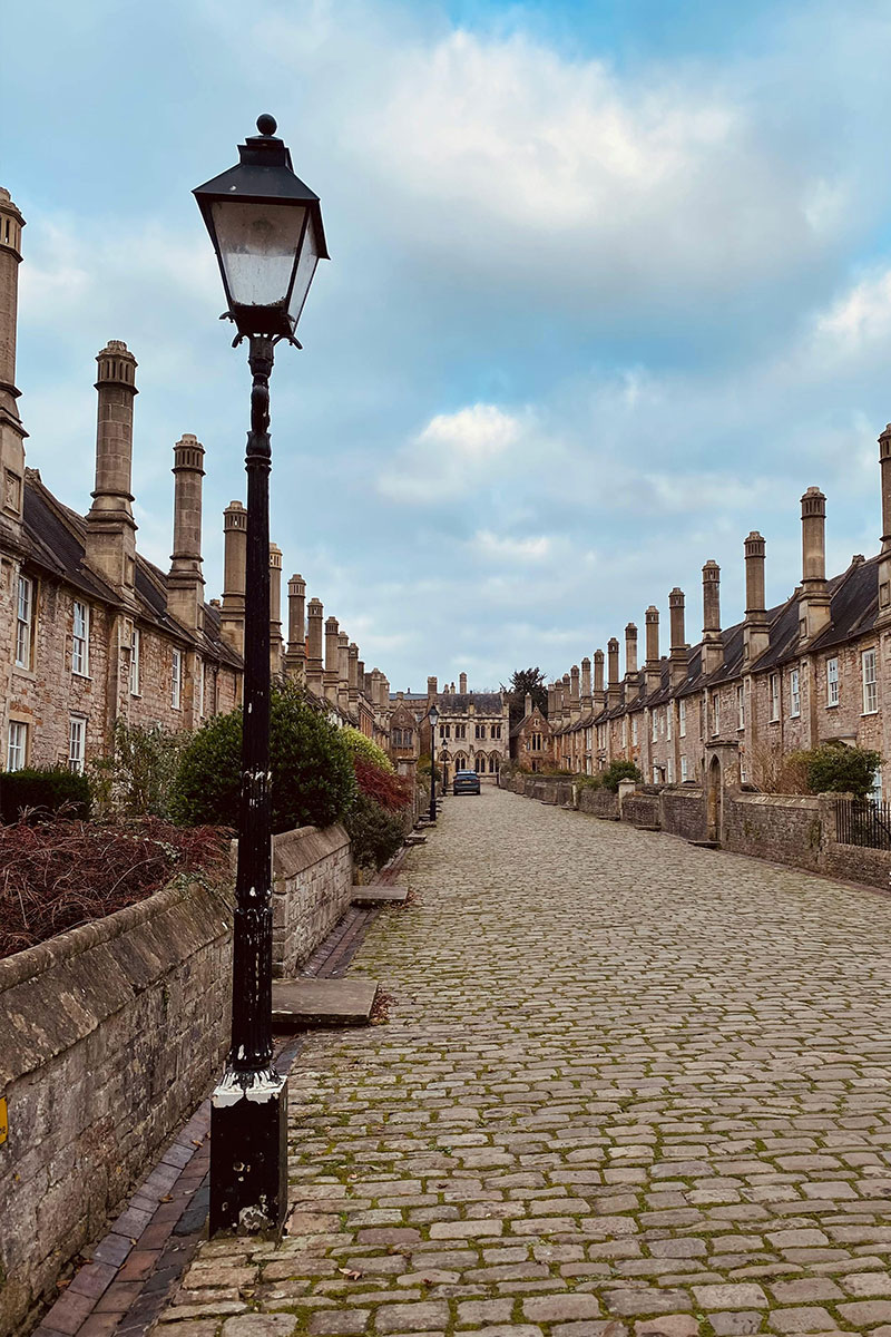 wells cathedral side street